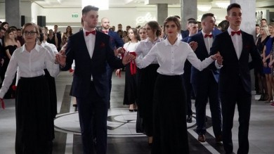 Uczniowie zwoleńskiego ZSR-T bawili się do białego rana – Studniówka 2020
