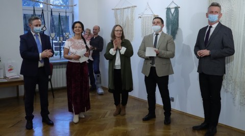 Otwarcie wystawy Sylwii Cieślik MAKRAMA w Domu Kultury w Zwoleniu.
